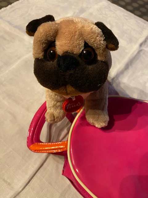 Peluche Chien TRUDI Carlin dans  sac de transport Très bon état avec étiquette