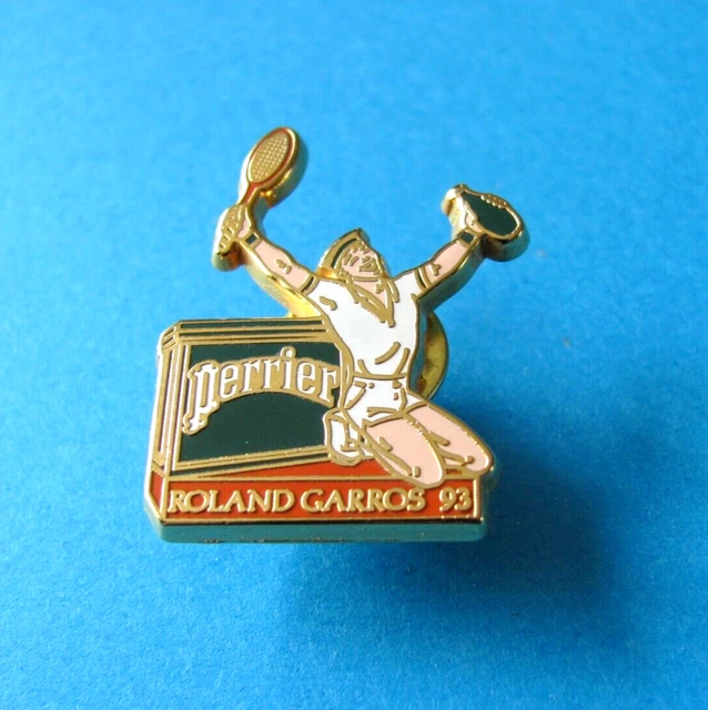 PIN PINS PIN'S Tennis Roland Garros Perrier Disney Mickey Qualité Arthus EUR 35,90 - FR