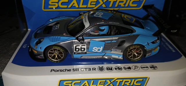 Scalextric 1:32 Porsche 911 GT3 R