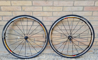 Campagnolo WHEELSET MAVIC KSYRIUM ELITE 20/24 700C VGC CAMPAGNOLO 11SP HUB 