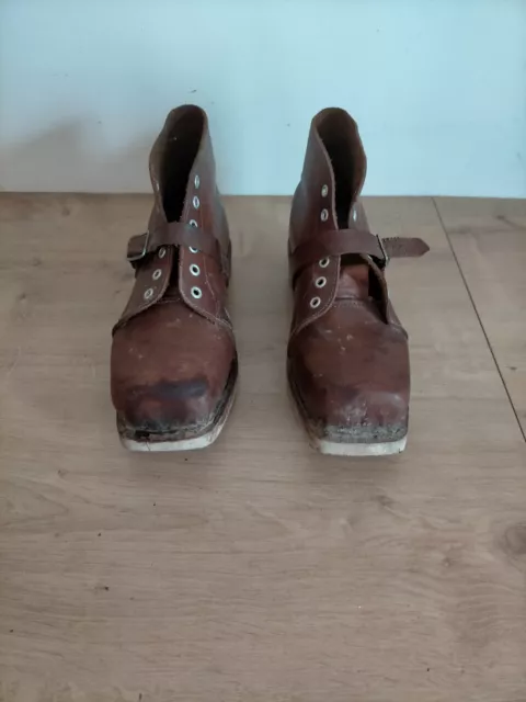 Ancienne Paire Chaussure Galoche Godillot  Cuir Bois  Occasion