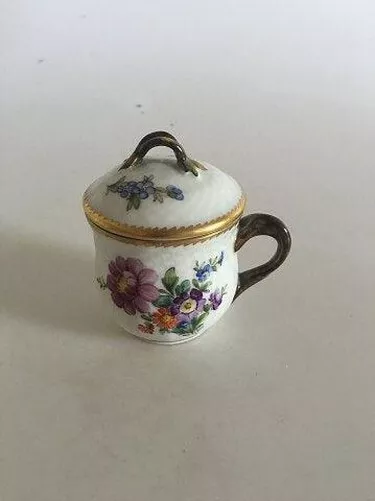 Royal Copenhagen Saxon Flor Crema Taza No 1542 (Sin Platillo)