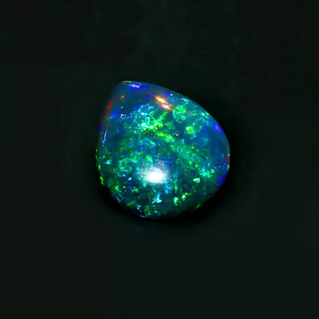 Opale noire naturelle 3,95 ct + poire d'opale + cabochons opale...