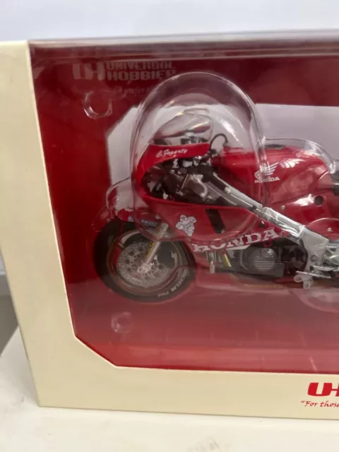 UH 1/12 Honda RC30  Isle of Man TT Carl Fogarty diecast Scale model bike