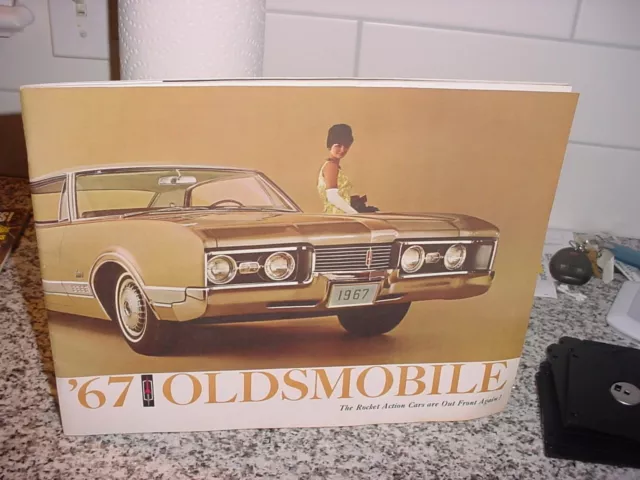 1967 Oldsmobile New Car Brochure