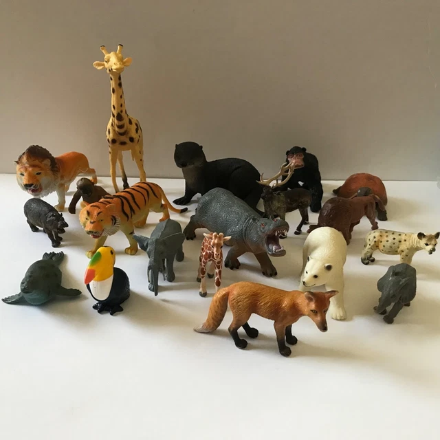 Toy Animal Lot of 19 Animals Buffalo Turtle Giraffe Polar Bear Gorilla Toucan