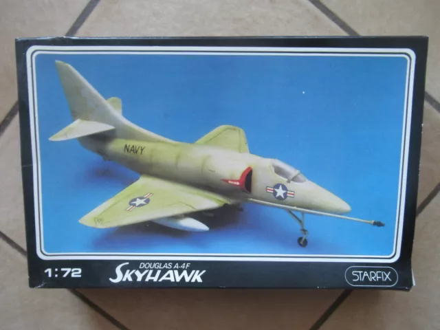 DOUGLAS A-4 F SKYHAWK, STARFIX, 1/72, réf: 709/07, ( airfix, heller, matchbox ).