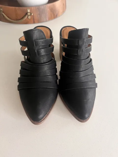 report womens shoes