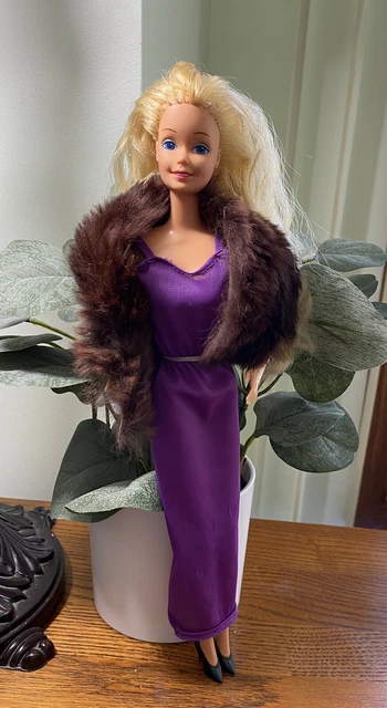  1966 Barbie, Gorgeous Long Blonde Hair, Blue Eyes, Twist & Turn Bendable Knees