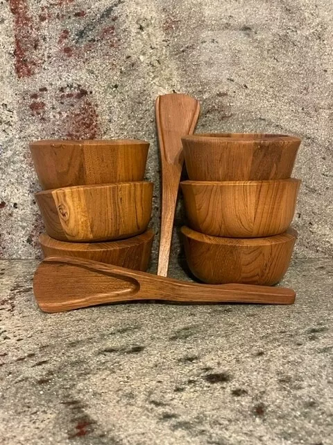 Dansk International Designs Teak Salad Bowls (set of 6) & Tongs. NEVER USED.