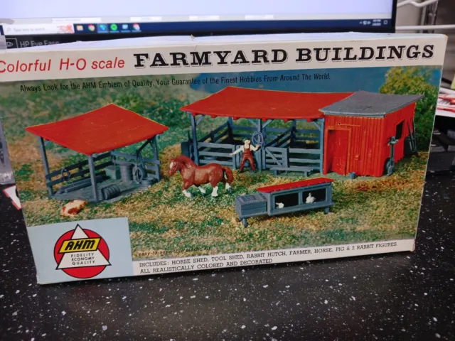 AHM 5849:250 Farmyard Buildings, Farm Shed Figures,Structure Kit,HO Scale