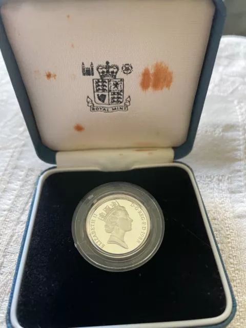 Queen Elizabeth silver coin with shield  DG.Reg 1988