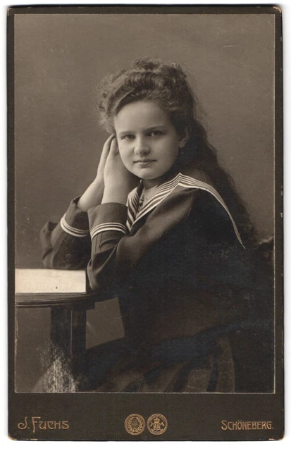 Fotografie J. Fuchs, Berlin-N., Friedrichstrasse 108, Portrait junges Mädchen i