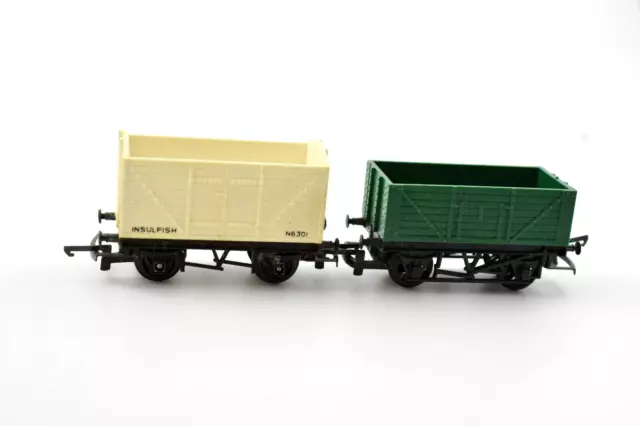 Hornby Triang R14 INSULFISH N6301 Wagon & Green Wagon Pair