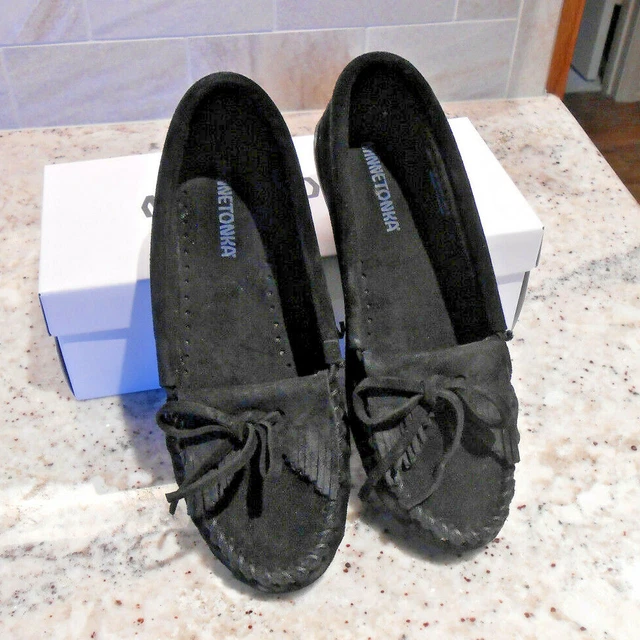 Minnetonka Women's Kilty Black Suede Leather Moccasins, Size 7.5 New In Box NIB
