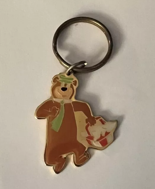 VTG Yogi Bear W/picnic basket Keychain Hanna Barbera Animation Keyring Cartoon