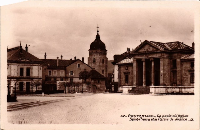 CPA AK PONTARLIER - La Poste et l'Église St-PIERRE - Palais de Justice (486788)