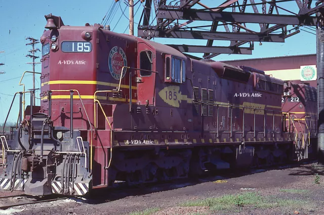 Orig slide DMIR DM&IR Missabe EMD GP18 185 VINTAGE Proctor MN 1980  BIN
