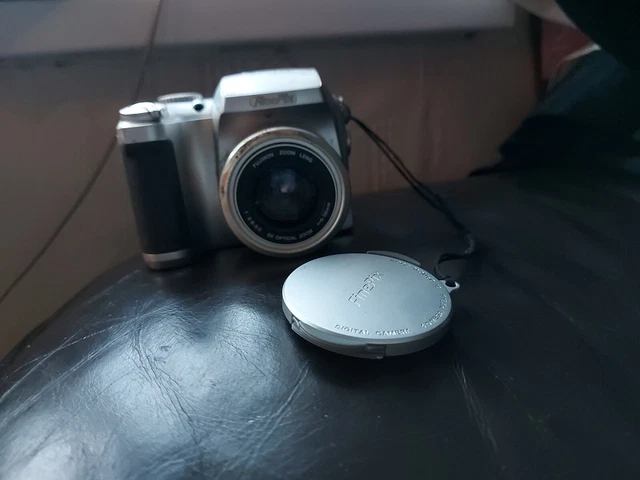 Fujifilm FinePix S3500 Digital Camera Silver