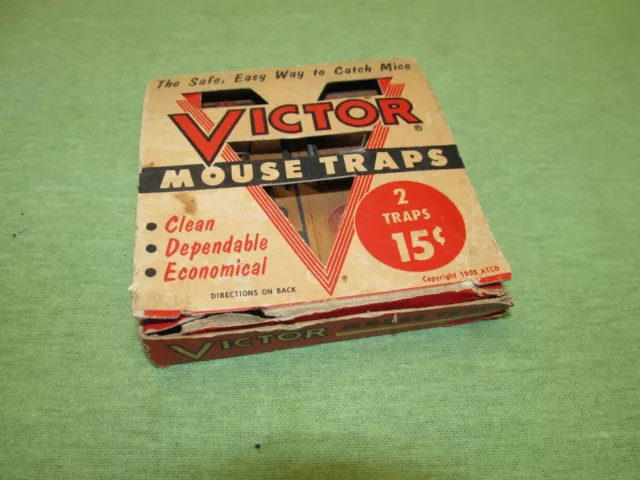 Vintage Victor Mouse Traps Box w/1 Victor Trap & 1 McGill Trap - 15¢ Box - 1955