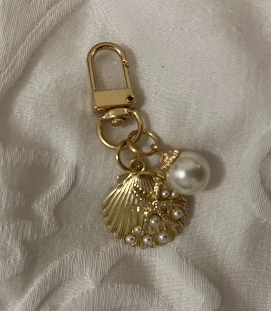 Pretty Little Scallop Shell and Pearl Keyring