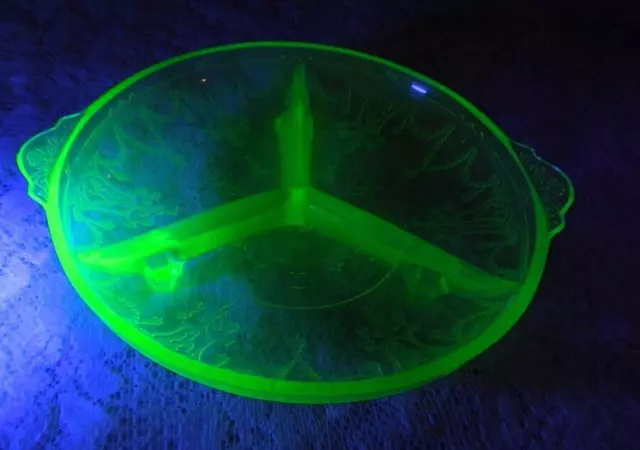 c.1930 Vintage Uranium Glass Vaseline Green 8" Footed Divided Bowl