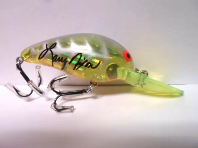LOT OF 2 Bomber Larry Nixon Model 6A Lure 2 Different Colors