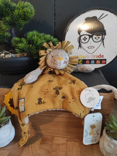 Doudou Lion Jaune Sous Mon Baobab Paprika 669015 Moulin Roty  #geektradedoudou