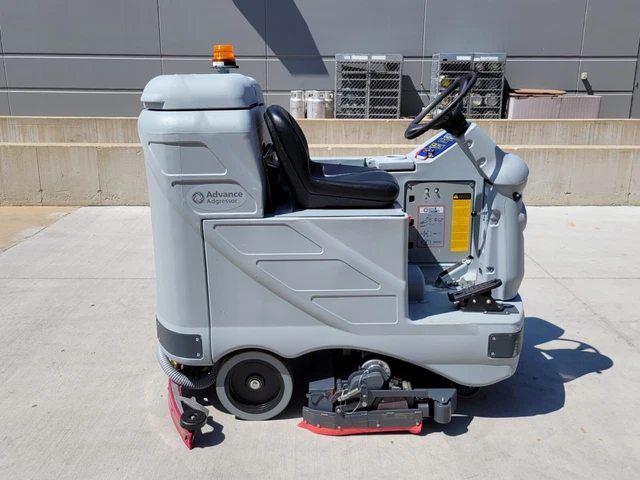 2019 Advance Adgressor 3220C Ride-On Scrubber, Floor Cleaner, Indoor, Tennant