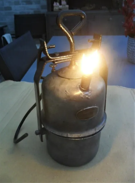 Eclairage Spéléo : Lampe à Carbure, Lampe Acétylène, Lampe Frontale