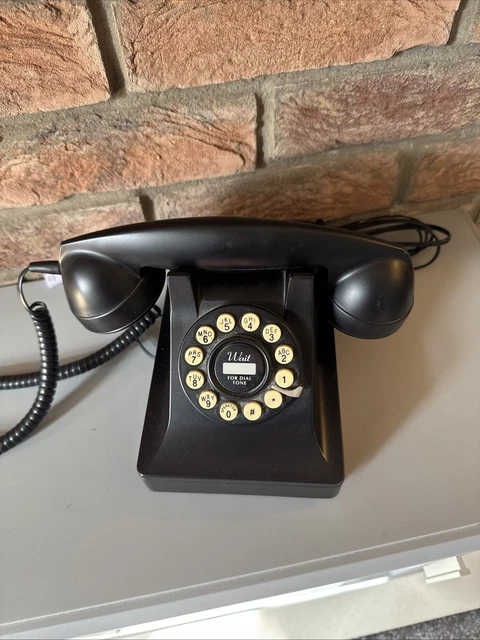 The Wild & Wolf Classic Series 302 Desk Phone is a 1930s