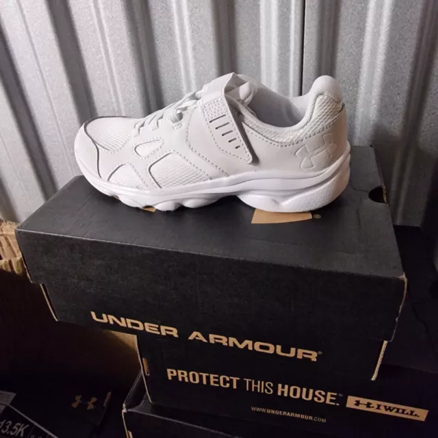 UNDER ARMOUR Scarpe da ginnastica bambini UK 11,12 & 13 ragazzi ragazze regalo antiurto