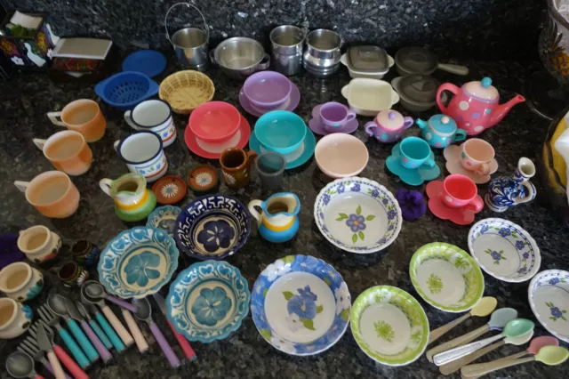 kitchen pretend play huge lot plates cups utensils pots plastic aluminum cerami