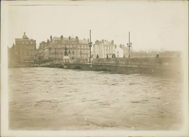 France, Inondations de Janvier 1910 à Paris. Pont de la Madeleine  Vintage silve