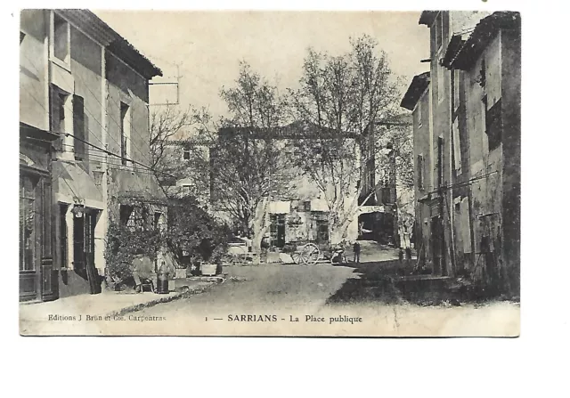 84 - Sarrians - La Place Publique