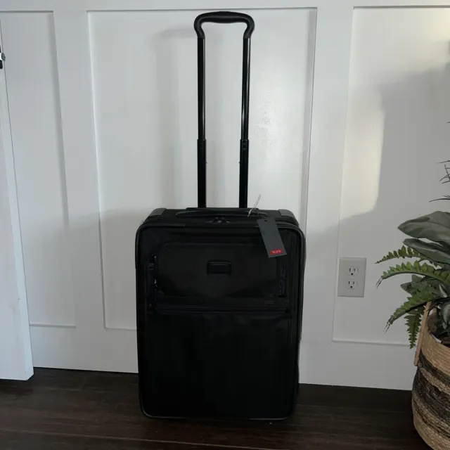 NWT Tumi United Airlines Crew Luggage Carry-On in Black $675. Very Rare !!!