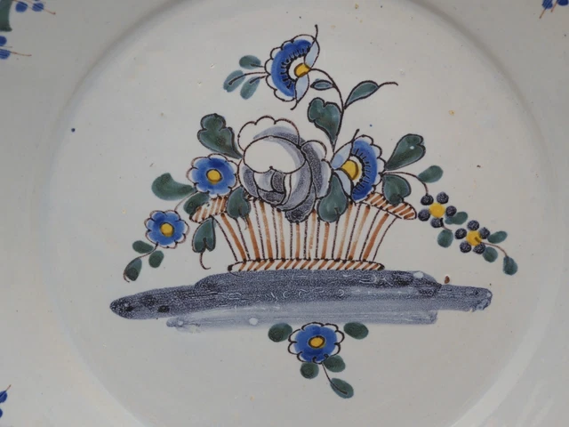 *ASSIETTE CERAMIQUE XVIIIe décor au panier Fleuri origine à définir COLLECTION D 2