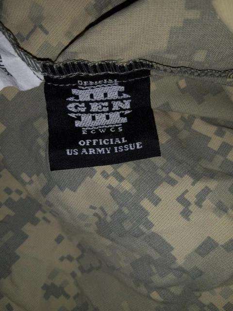 Preowned Small Regular USGI Gen III Level 4 ECWCS ACU Digital Camo Wind Jacket 3