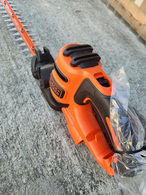 Image of Black & Decker handheld steam cleaner BEHT350