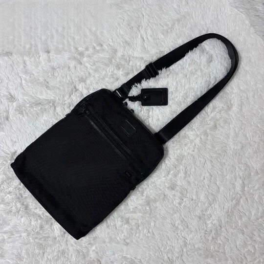 TUMI POCKET BAG SMALL SHOULDER BAG CROSS BODY NYLON LEATHER BLACK 28.5×20×6cm