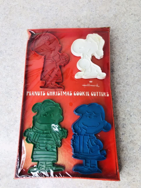 VTG HALLMARK PEANUTS Christmas Cookie Cutters Charlie Brown Lucy Snoopy Linus $19.99 - PicClick