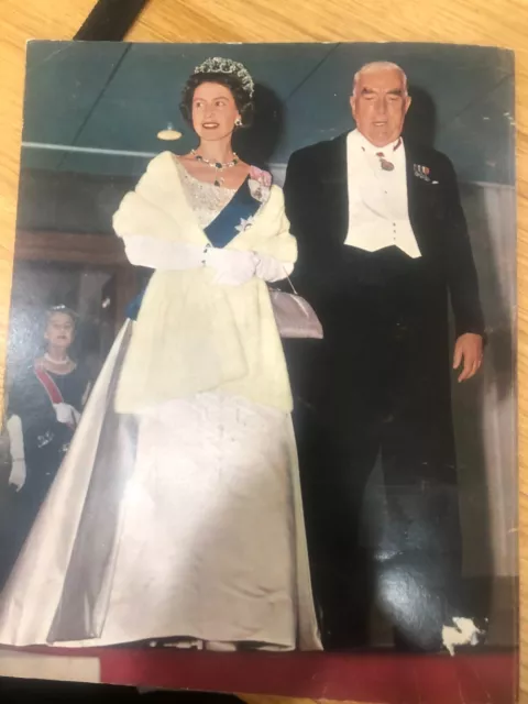 RARE - Royal Visit - 1963 - Queen Elizabeth II - Australian tour - original book