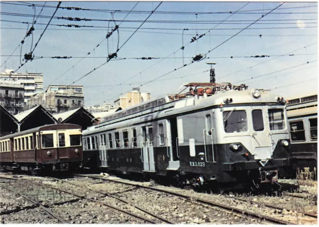 ESPAÑA * RENFE Serie 438 Tren en Barcelona Depot en 1964