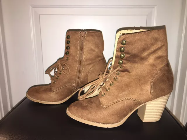 Women’s Charlotte Russe Brown Faux Suede Lace up Zippered Ankle Boots Size 7