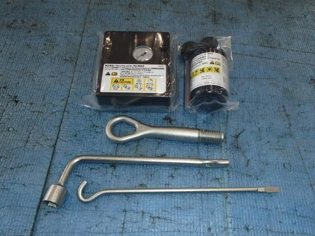 NISSAN Note 2019 DAA-HE12 Kit attrezzi [usato] [PA43845551]