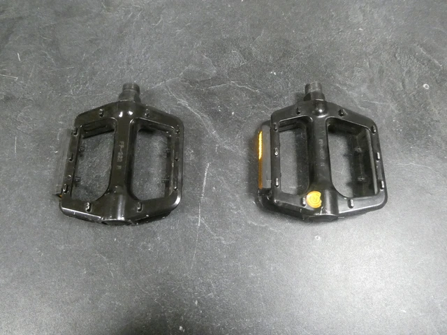 Béquille pour trottinette électrique URBANGLIDE E-CROSS PRO - Officiel