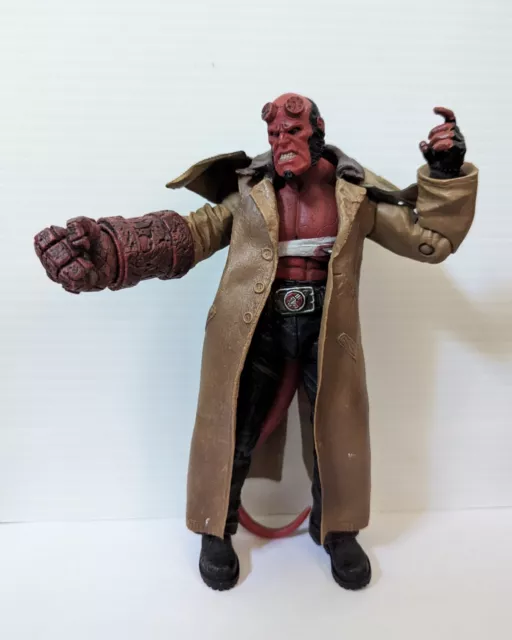 Wounded Hellboy II Action Figure Series 2  Mezco Toys 2008 Joined Poseable