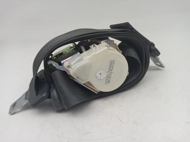 33056057d ceinture centrale arriereriere renault clio iii 2.0 16v 2007