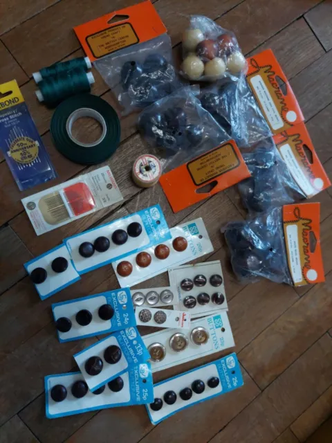Nice Vintage Bundle Sewing Craft Macrame Beads Coop Duffle Buttons  Needles