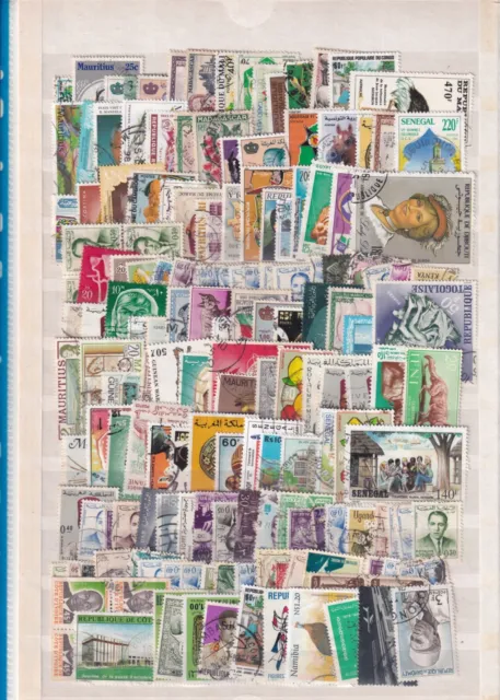 AFRIQUE TOUS PAYS  lot de 165 timbres obliteres   cote ??